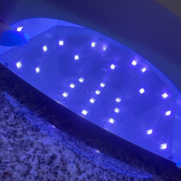 UV / LED Nail Lamp - Picture 2 of 4